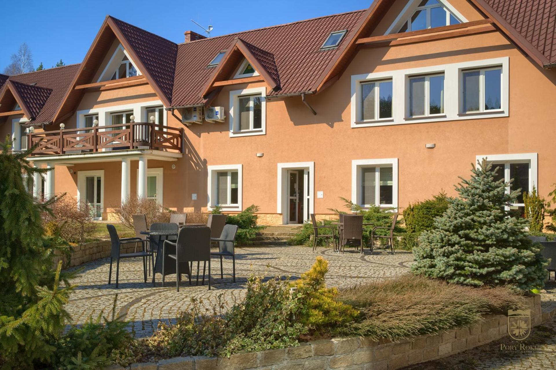 Hotel Pory Roku Czysteblota Exterior foto
